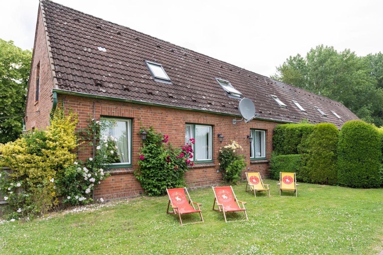 Gut Basthorst Hotel Basthorst  Exterior photo