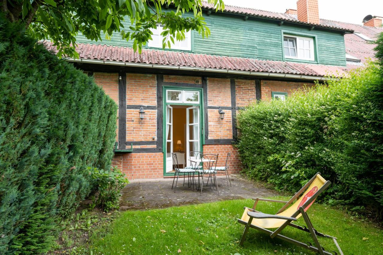Gut Basthorst Hotel Basthorst  Exterior photo