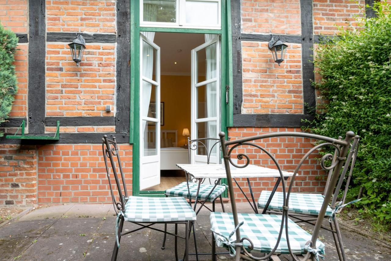 Gut Basthorst Hotel Basthorst  Exterior photo