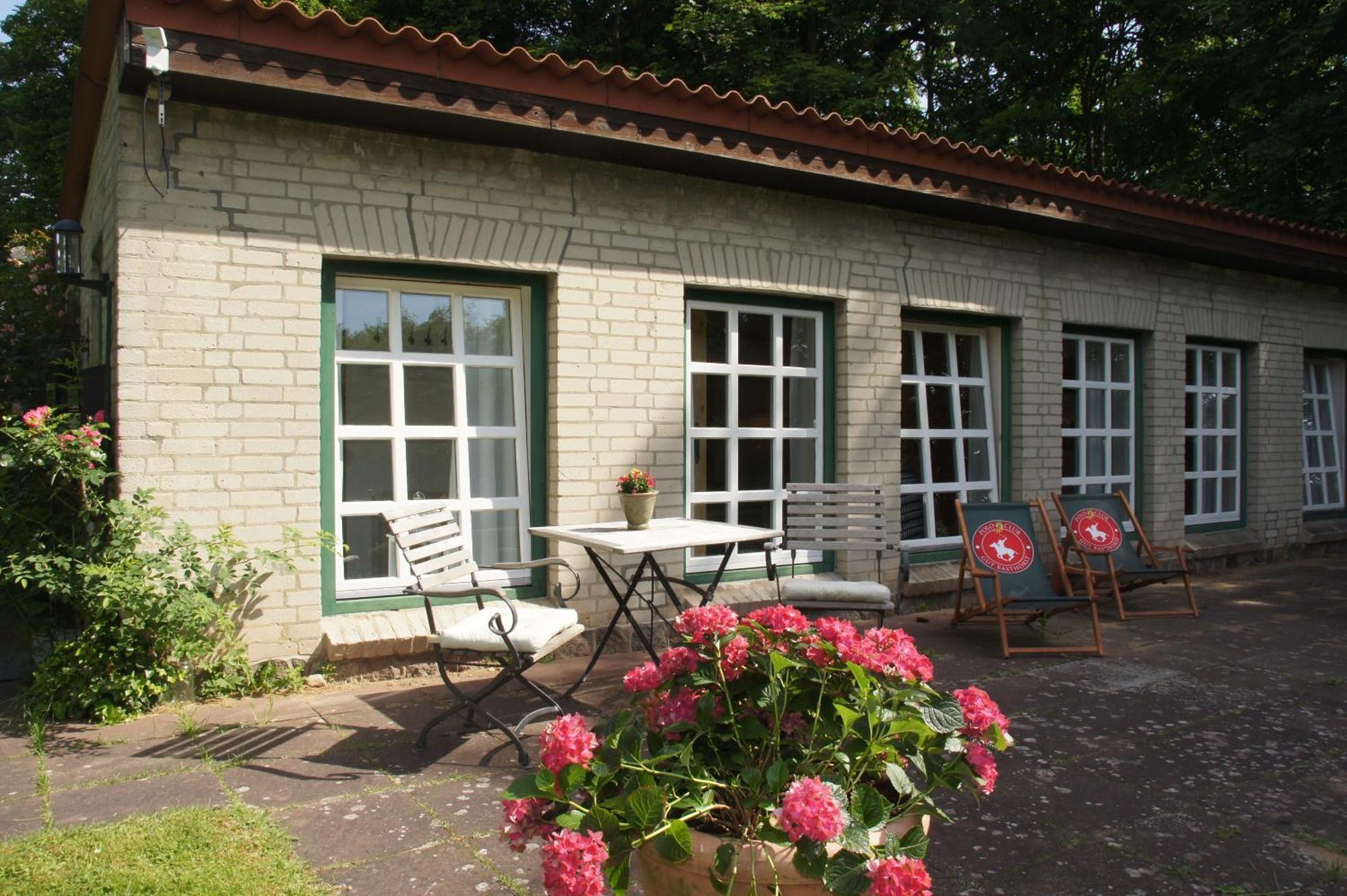 Gut Basthorst Hotel Basthorst  Exterior photo